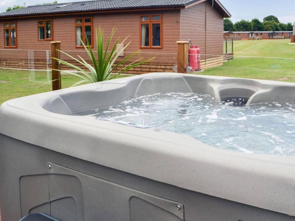 Luxury Boutique Style Lodge With Hot Tub Bridlington Exterior foto